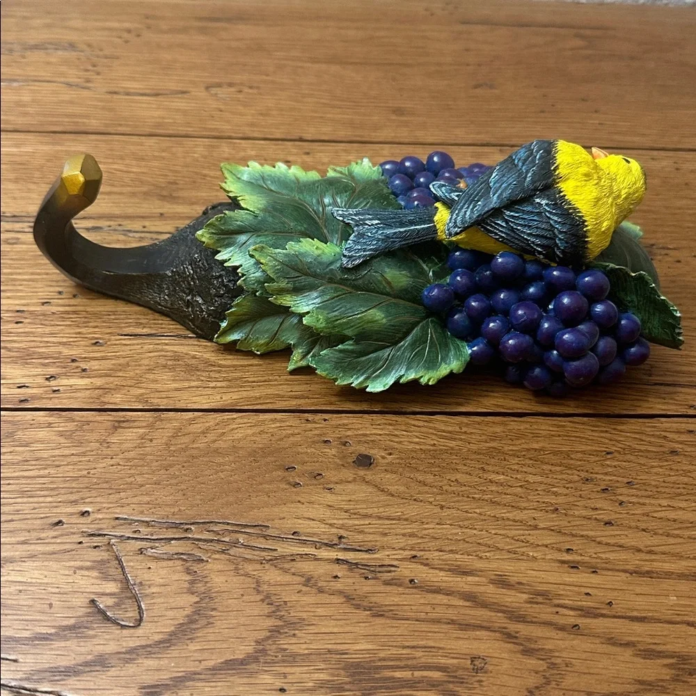 Wild Wings Hang Ups Goldfinch Resin Wall hook - Figural 3D bird with grapes
